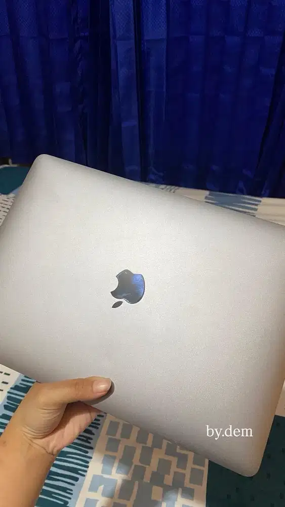JUAL MACBOOK AIR M1 8/256