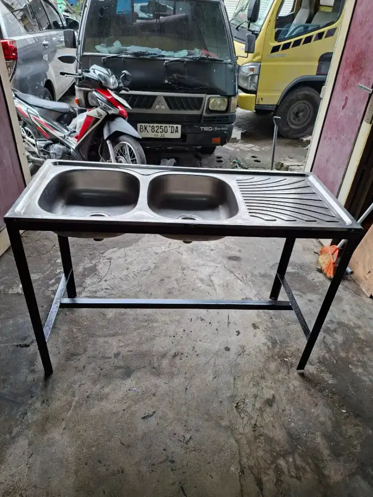 BCP ( Bak Cuci Piring) 2 lubang lengkap kaki besi siku 40x40