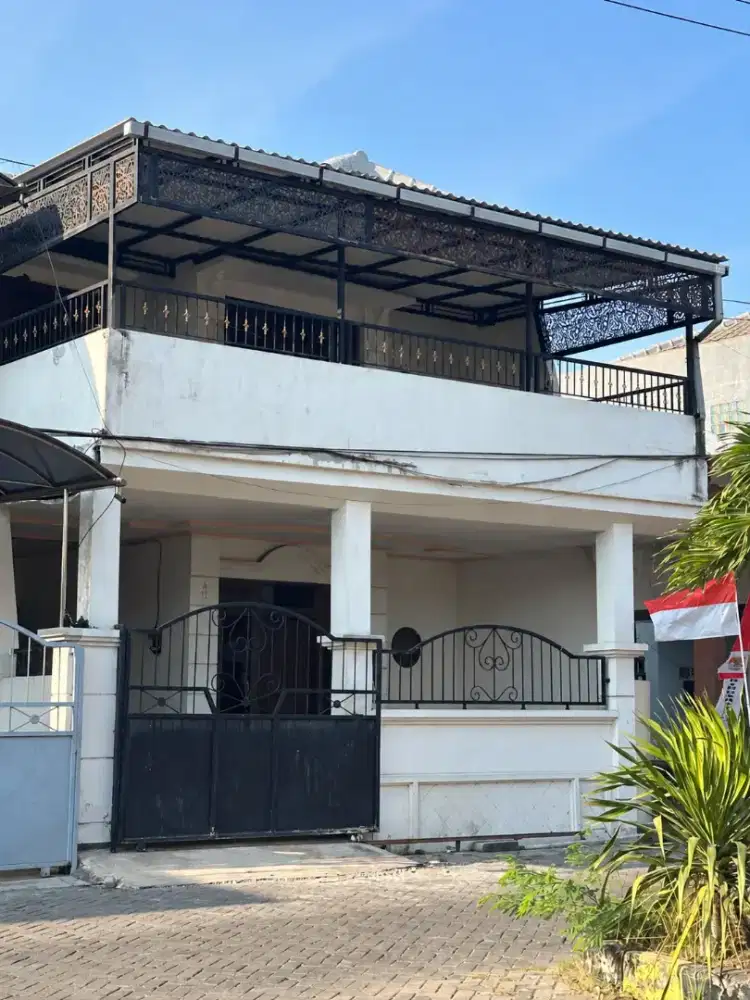 Rumah 2 Lantai Bagus Lebak Indah Regency Surabaya