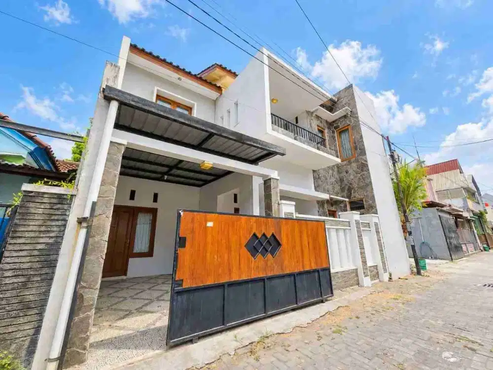 Rumah 2 Lantai Strategis Sumber Solo Harga di Banting (Ar)