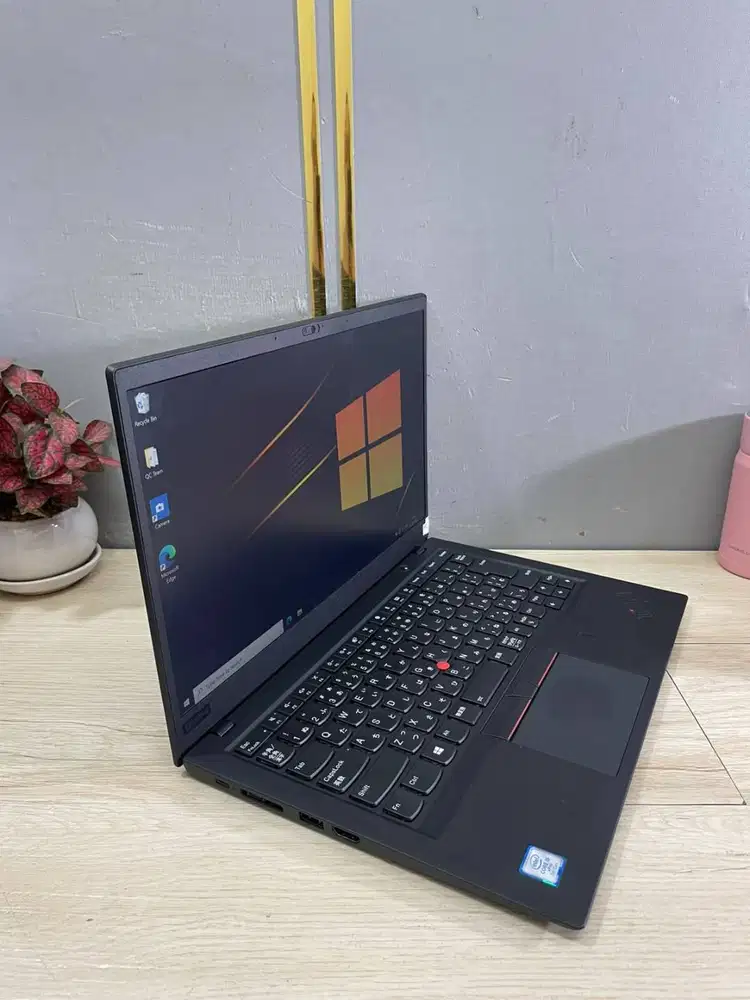 LAPTOP LENOVO X1 CARBON I7 GEN8 8/256 LAYAR 14 INCH *ET