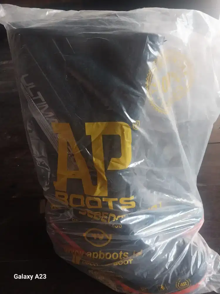 Sepatu boot AP uk 40.