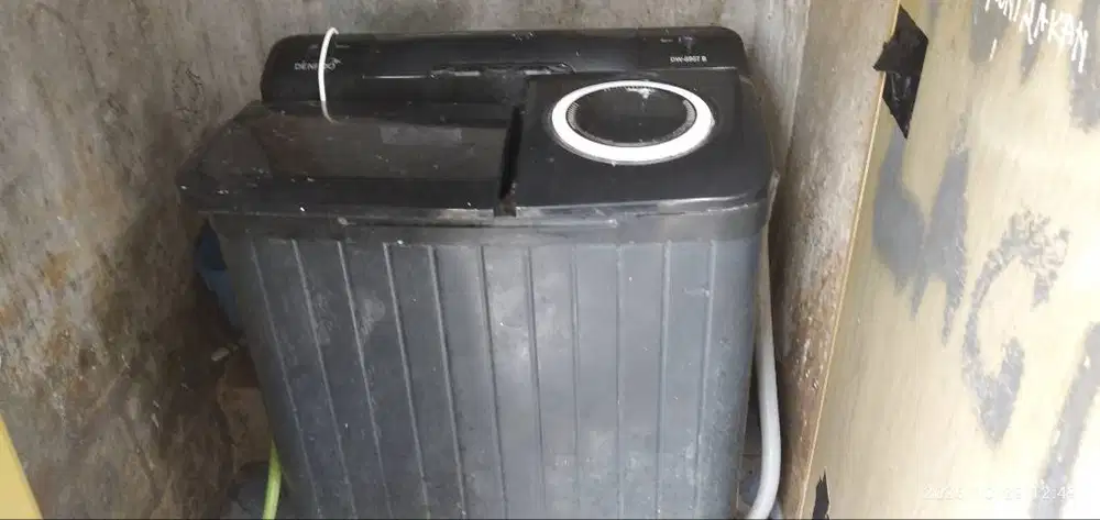 Mesin cuci 2 tabung denpoo 8kg DW 8907B