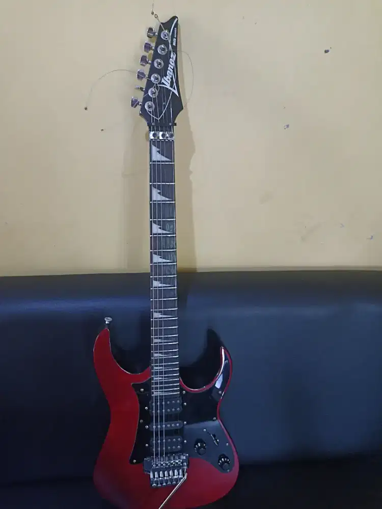 Gitar listrik IBANEZ