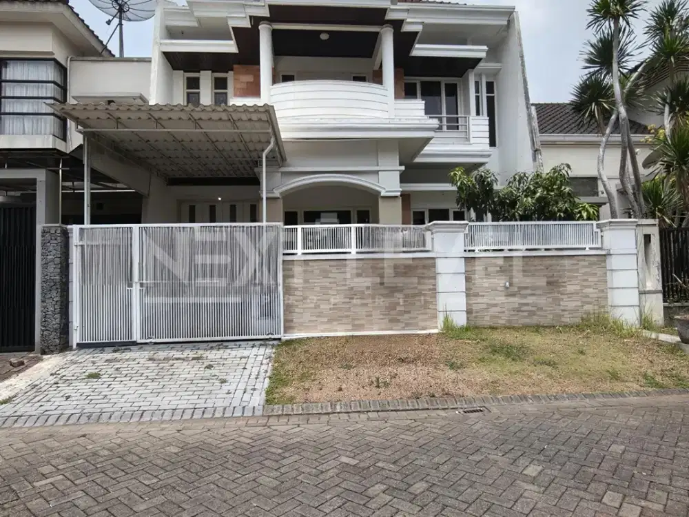Rumah 2 lantai di araya golf malang