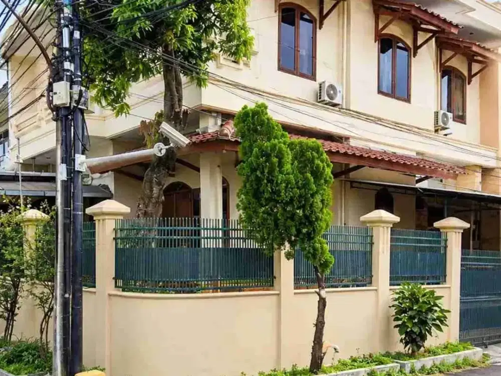 Dijual Rumah Hook 2.5 lantai di Kelapa Kopyor Kelapa Gading Jakarta Utara