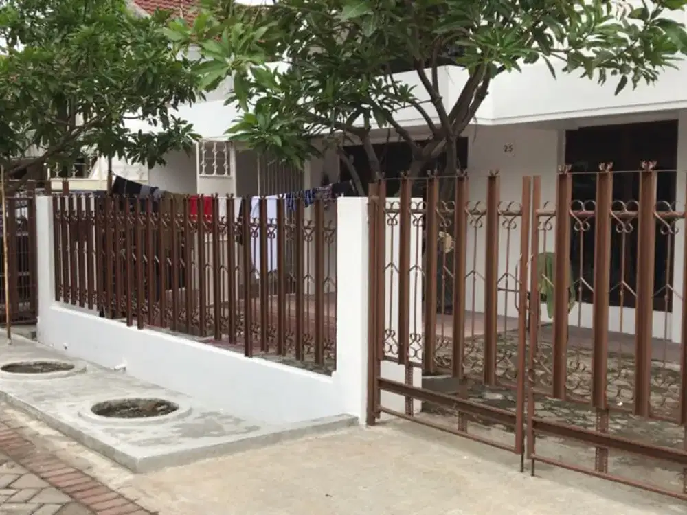 Dijual CEPAT Rumah manyar kertoadi