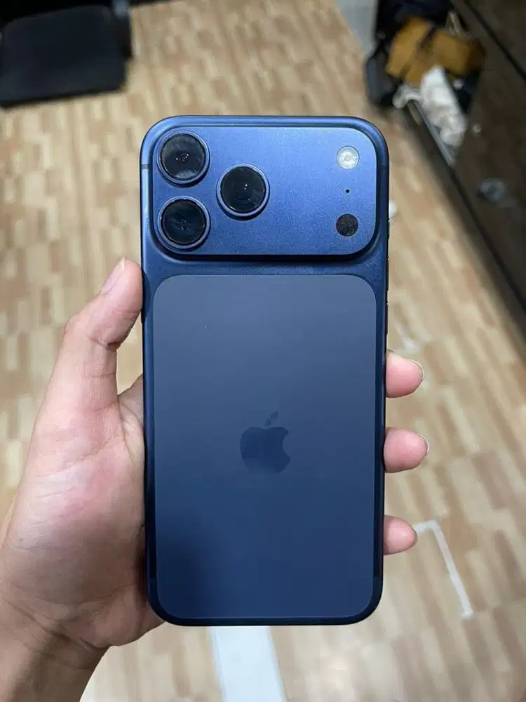 Iphone 17 promax 256 gb blue