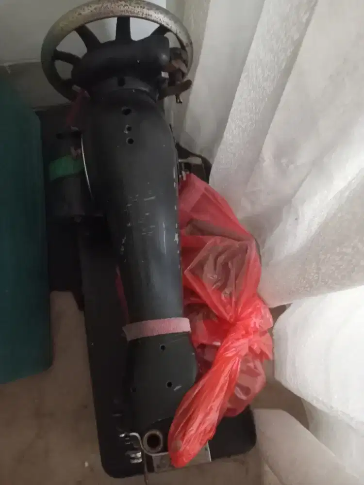 Dijual segera 1 unit mesin jahit untuk jok