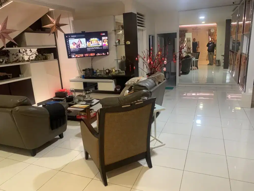 RUMAH BAGUS 2,5LT DI KOMPLEK HARMONY KELAPA GADING JAKARTA UTARA