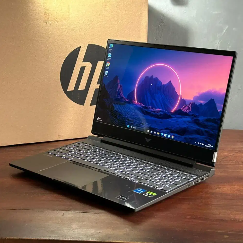 HP Victus Gaming 15-fa2082wm RTX 4050