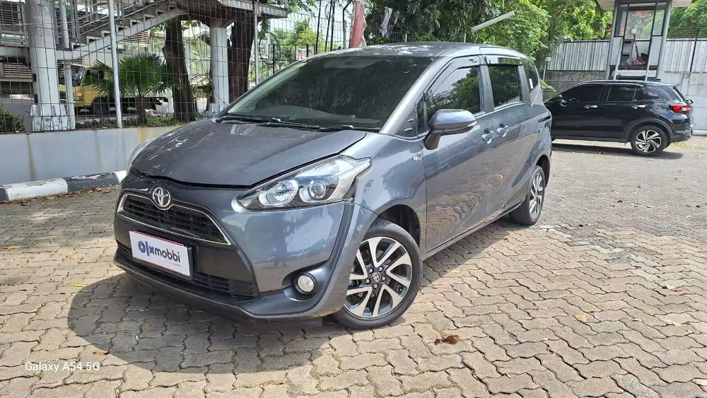 Toyota Sienta 1.5 V Bensin-MT 2017