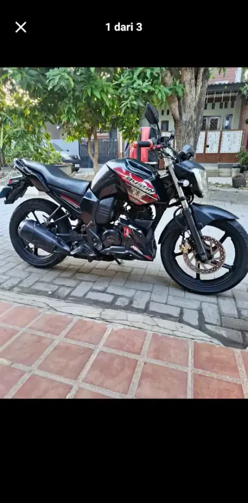 Byson 2012 warna hitam