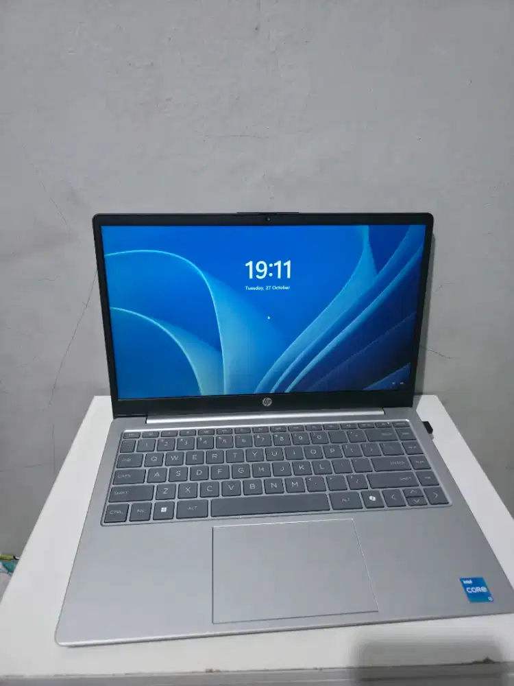 Laptop HP 14-EP0261TU Silver