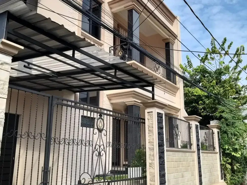 DIJUAL Rumah  di Kebayoran Baru - Jakarta Selatan