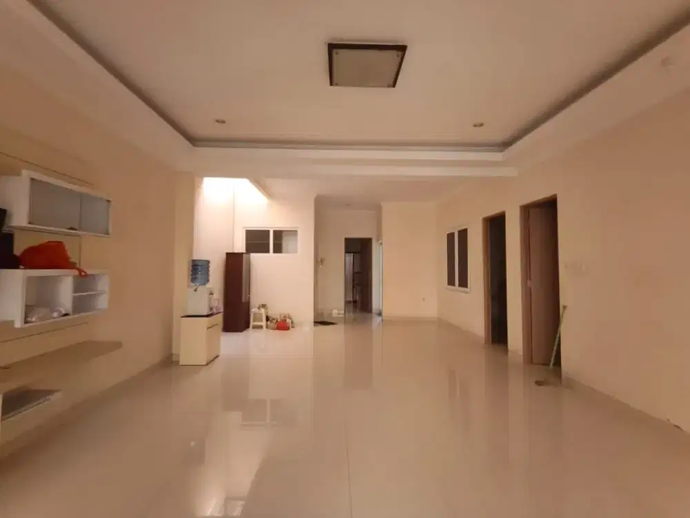 Rumah cantik siap pakai tengah kota di Pondok Indraprasta Semarang utara 3656