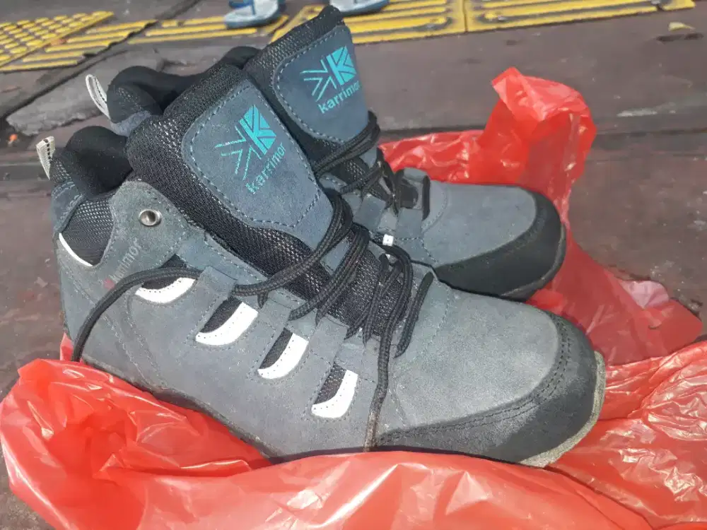 Jual sepatu gunung merek  KARIMOF