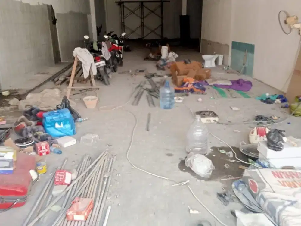 Disewakan Gudang Luas dI Jl Raya Karangpoh