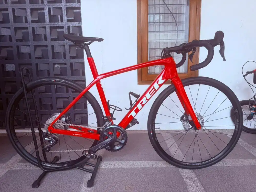 Trek Domane SL6 Gen 3 Red size 52