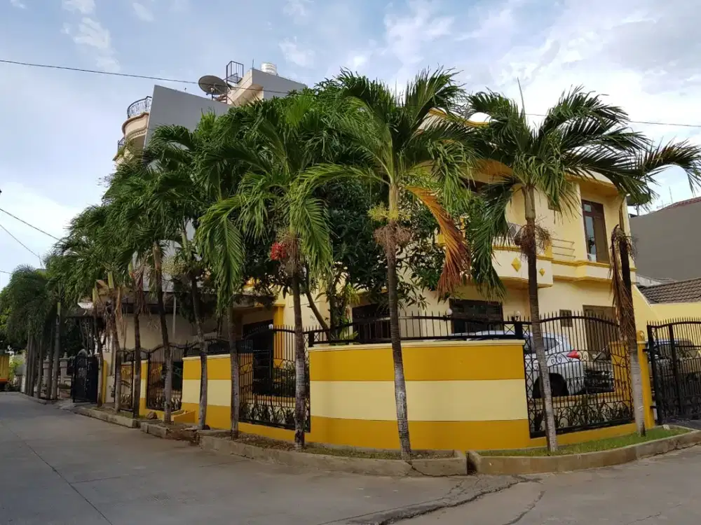 Dijual Rumah di Kawasan Jakarta Barat Dalam Cluster Dengan Posisi Hook Tanah Luas BS-19453