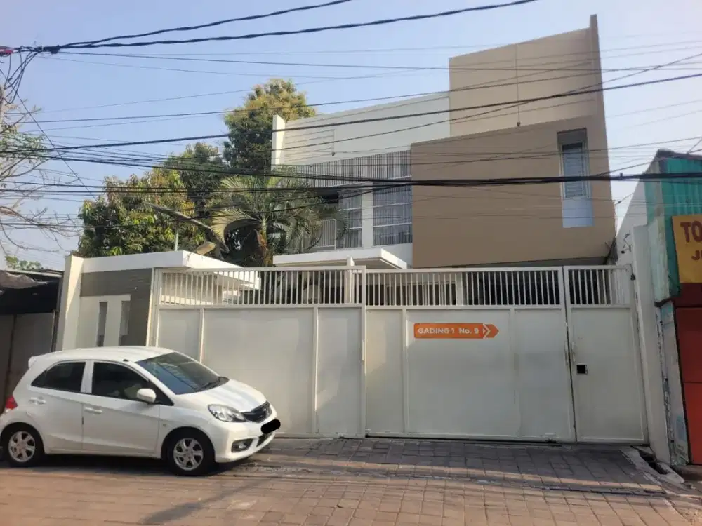 RUMAH USAHA DI KAWASAN STRATEGIS KOTA SURABAYA