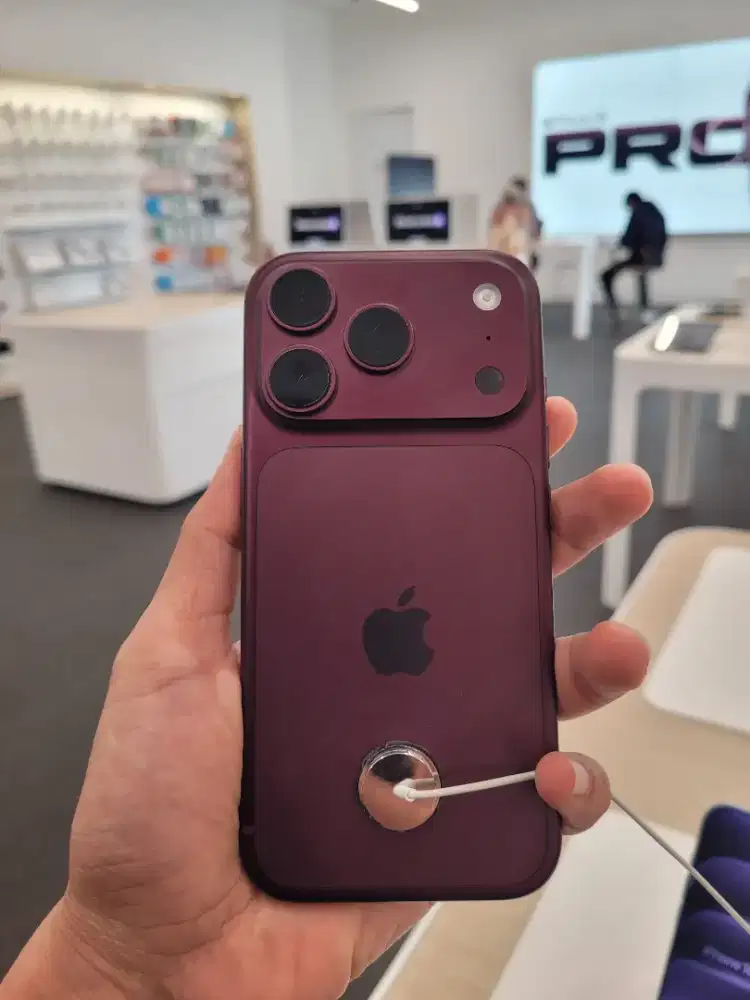 Ready iPhone 18 Pro burgundi bisa kredit cicilan ringan tanpa DP
