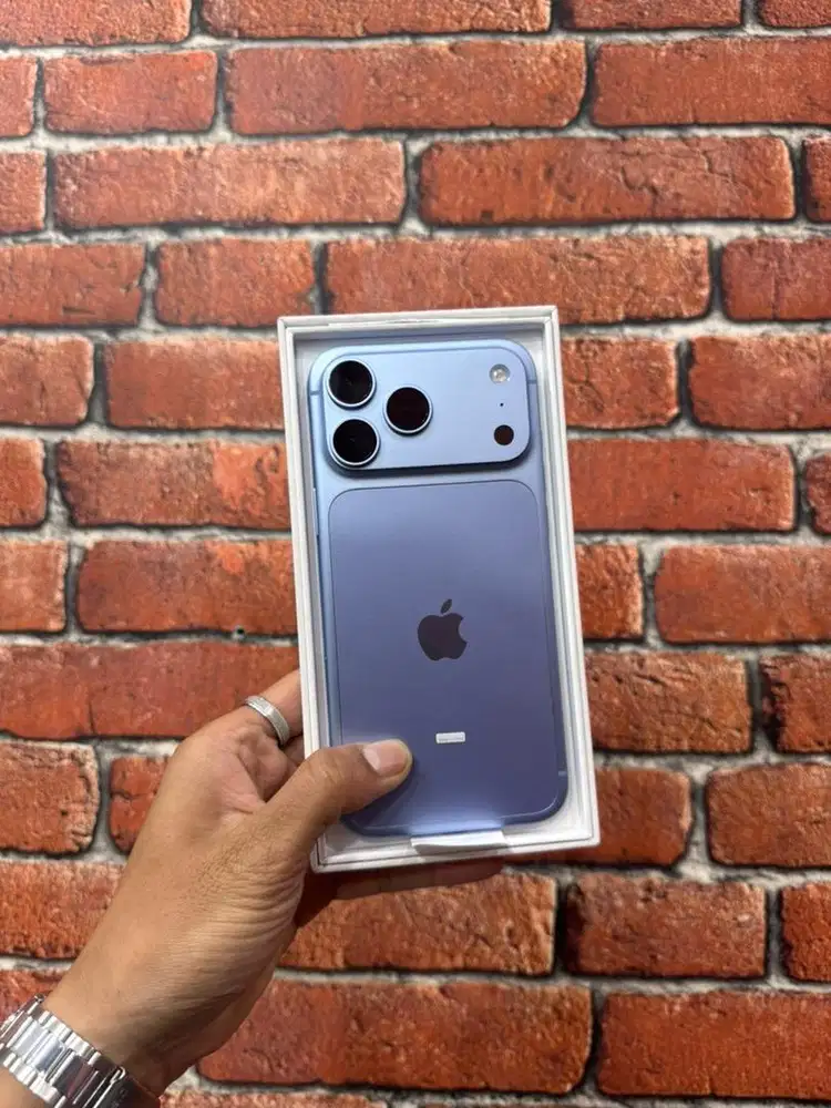 iphone 18 promax 512 Glacier