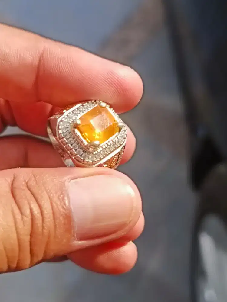 Yakult yellow sapphire