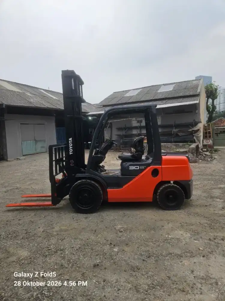 Forklift Toyota 3 Ton,Matic,Tiang 4,5 Meter,Tahun 2021 (Hingfork)