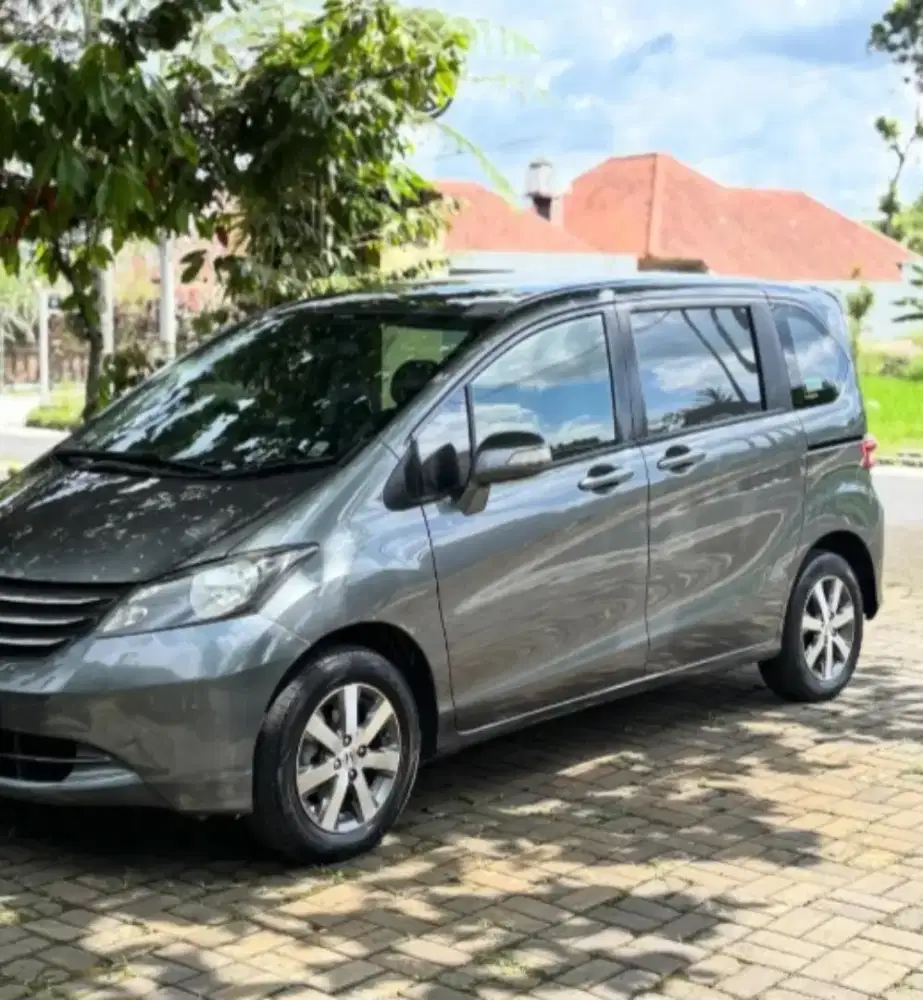 Honda freed 2011 at