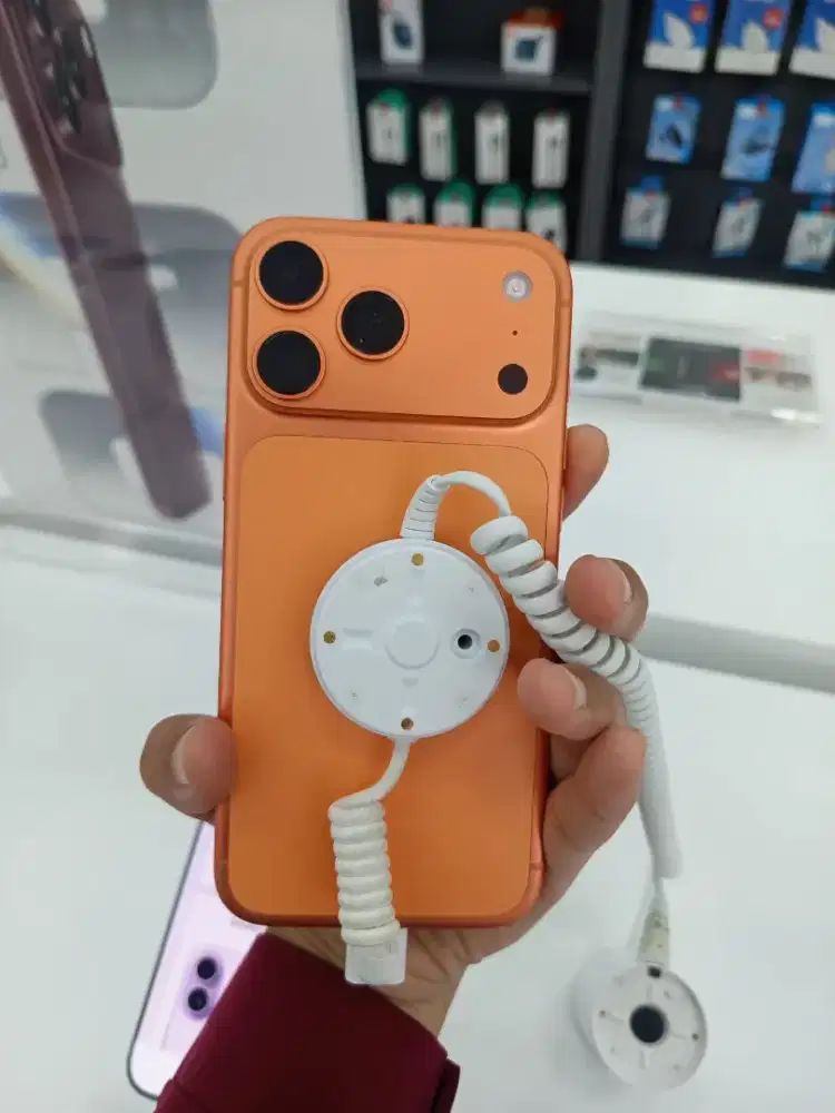 iPhone 17 pro max/256 warna oranye kosmik