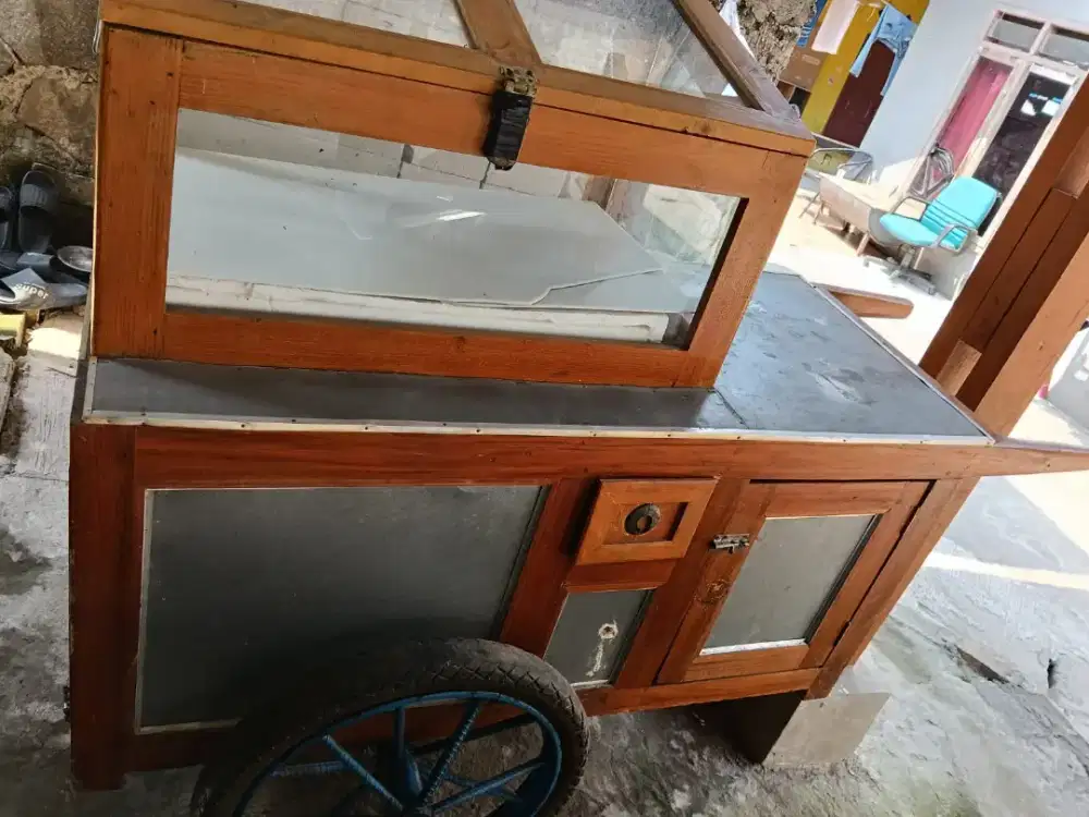 Gerobak dagang rujak buah