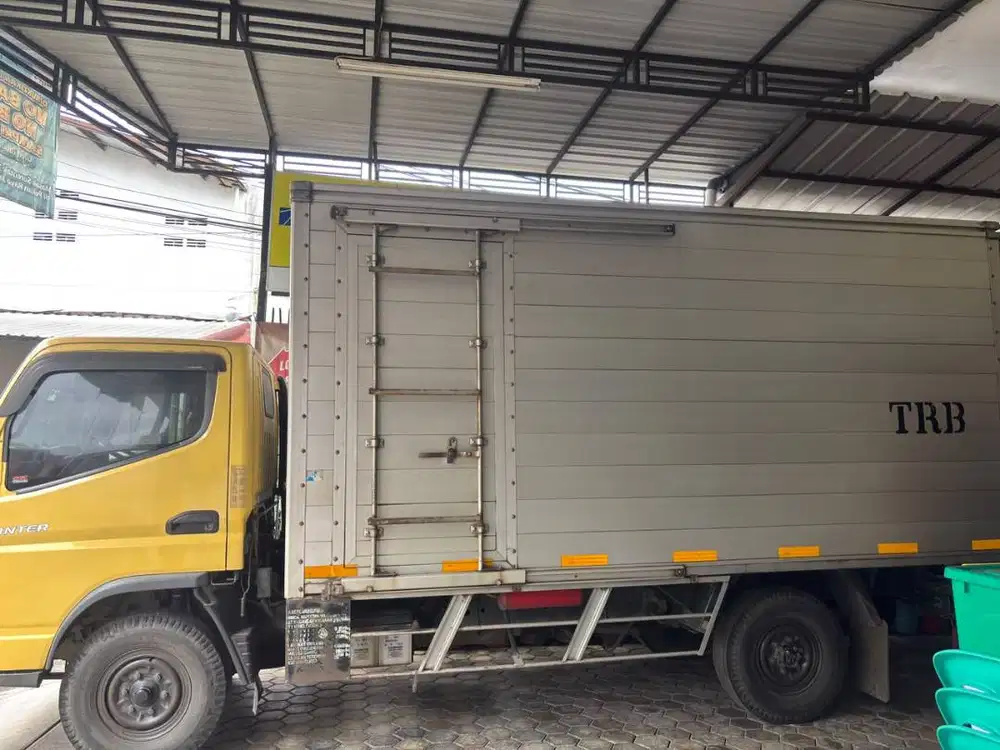 Truk Mitsubishi Colt Diesel Fe71 L (4x2) MT 2014