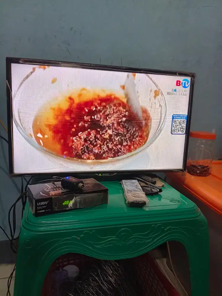 TV  LED Sharp Aquos 24 Inch + Set top box luby digital second