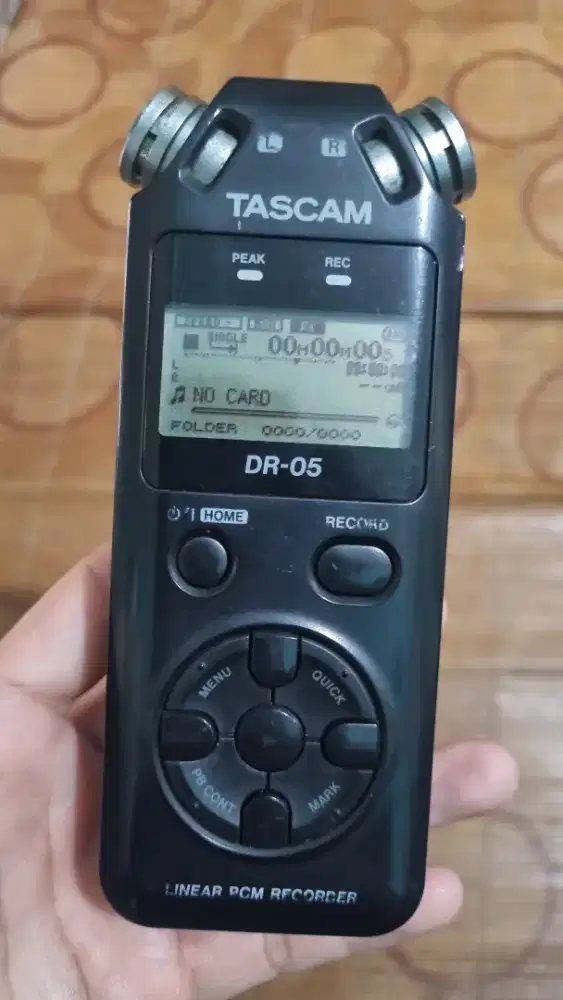 Tascam dr 05 audio recorder