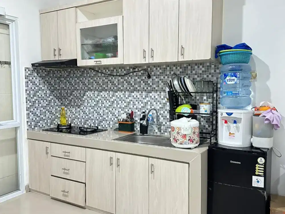 Peluang Emas! Rumah Hook Siap Huni di Bulevar Hijau Harapan Indah Bekasi, 1,3 M Nego