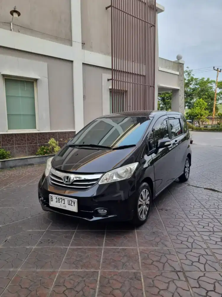 Dijual Honda Freed PSD AC double 2014