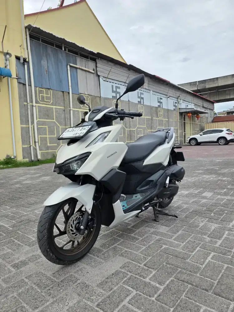 Honda Vario 160 CBS Putih 2024