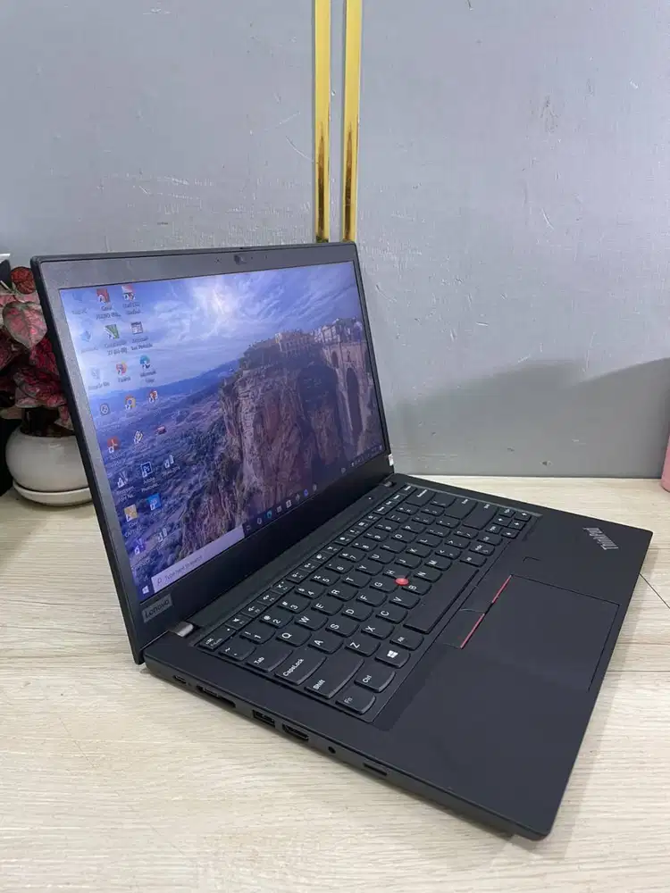 LAPTOP LENOVO T14 G3 RYZEN 5-6650 16/256 LAYAR 14 INCH VGA *ET