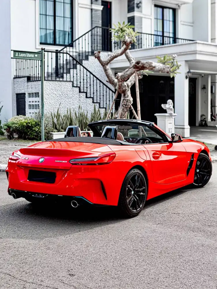 BMW Z4 CABRIOLET 2024 RED ON BROWN — RECORD BMW
