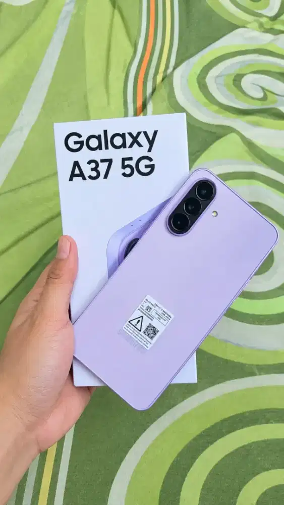 Samsung galaxy a37 5g 8/256gb like new