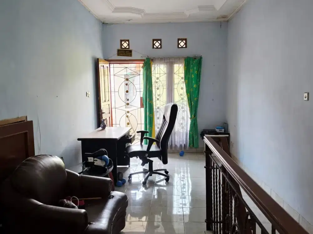 RUMAH BAGUS 1,5 LANTAI SEMI FURNISHED SIAP HUNI DI ANTAPANI BANDUNG