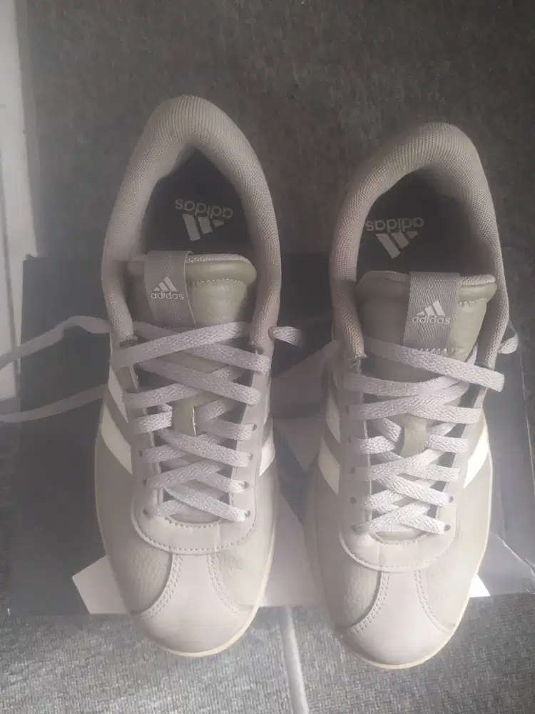Sepatu adidas ori