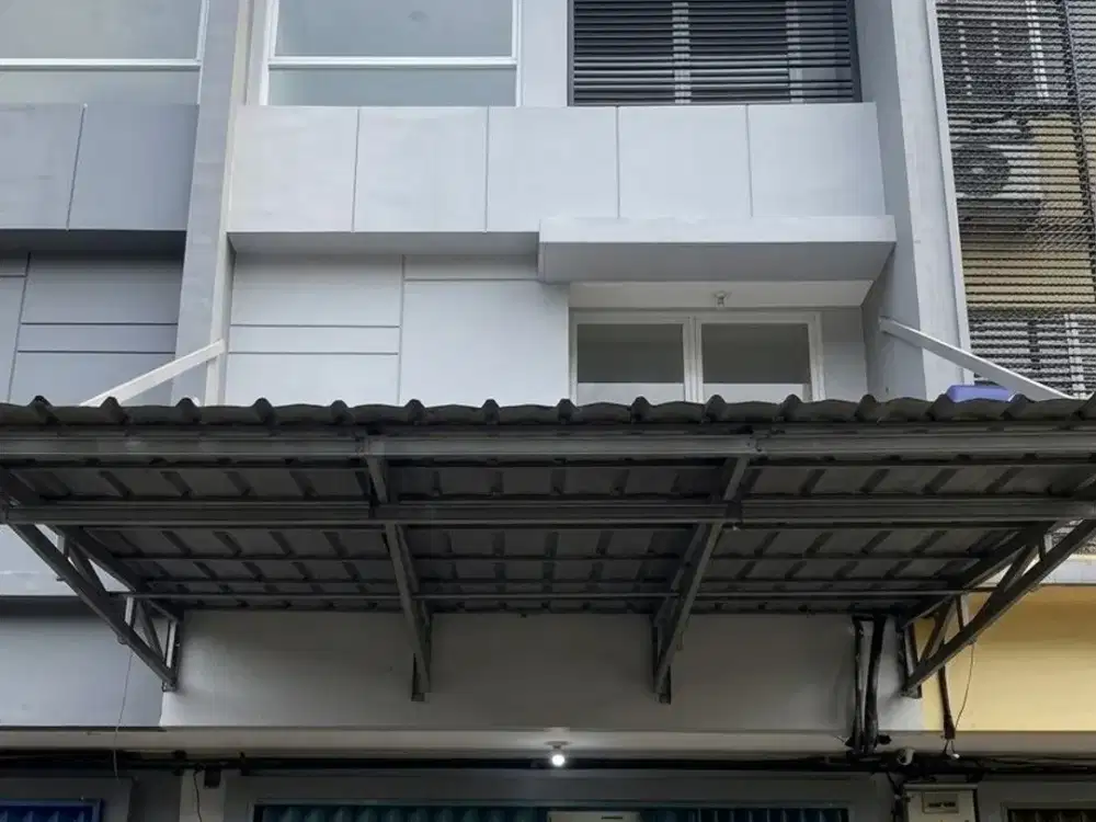 Ruko Bagus, Murah dan Strategis di Jl Royal Utama, Cengkareng, Jakarta Barat *0051-Chr*