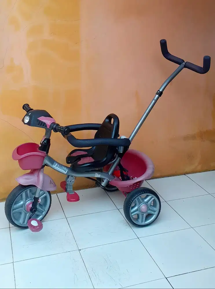 Sepeda roda tiga