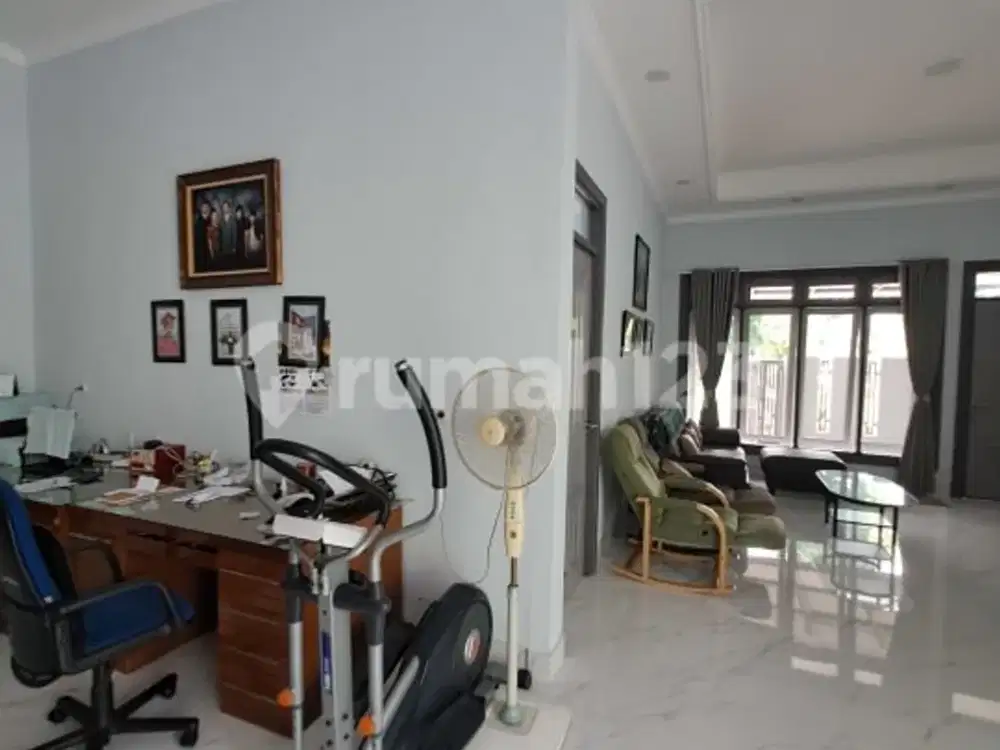 Rumah Bagus Dekat Mall