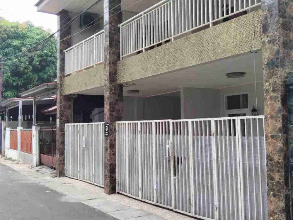 RUMAH SEWA CIPETE UTARA KEBAYORAN BARU JAK-SEL