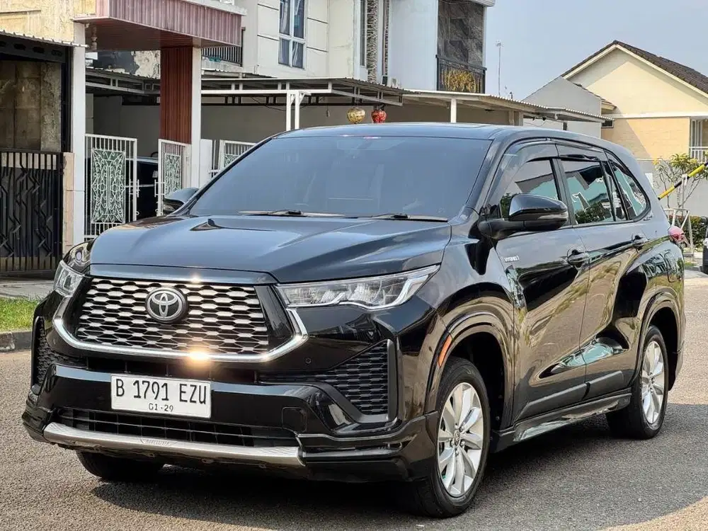 Zenix 2.0 V cvt Hybrid modelista 2023 Hitam