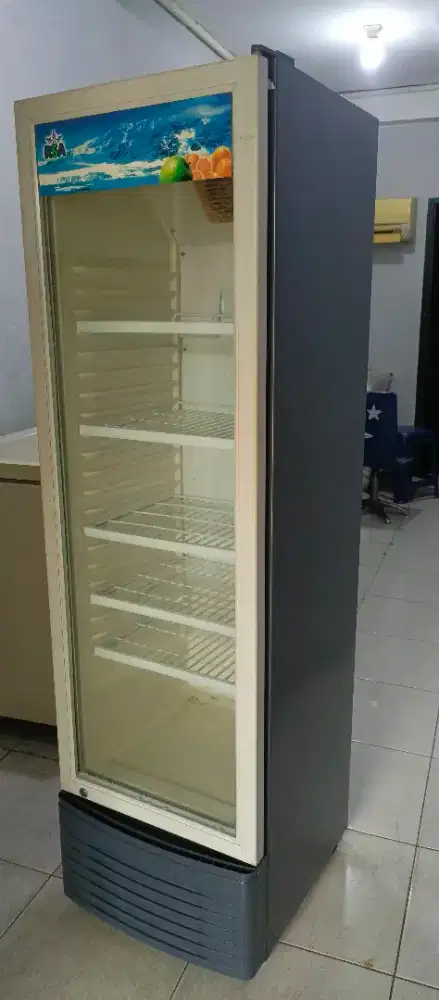 Showcase pendingin minuman bagus