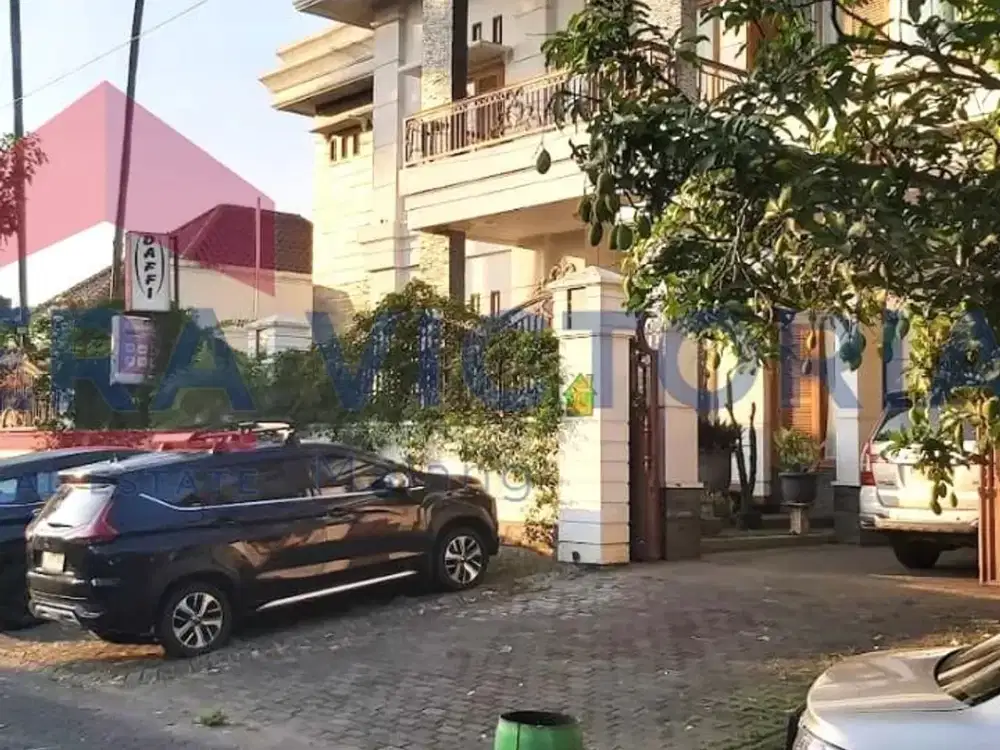 Dijual & Disewakan Rumah Mewah 2 Lantai di Malang